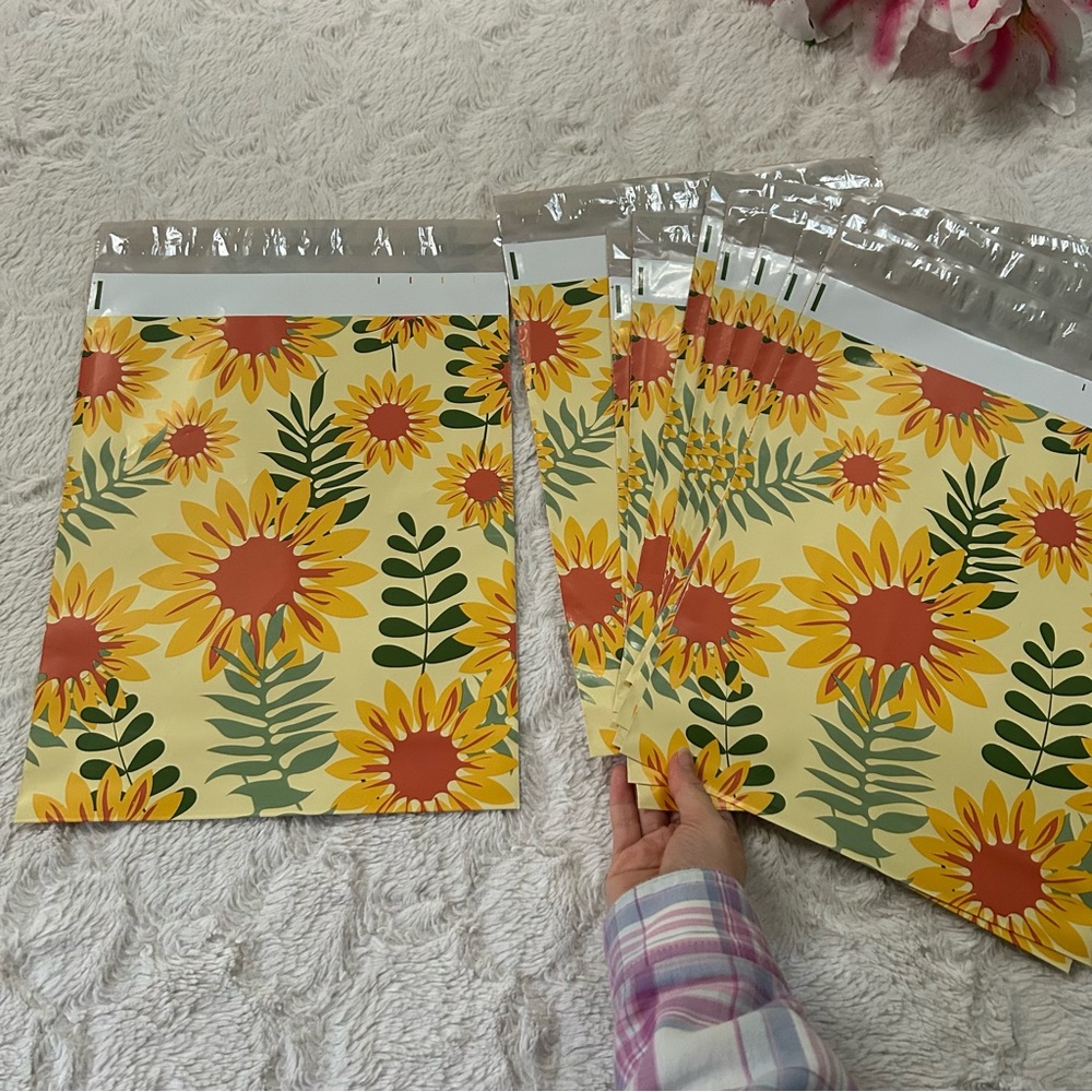 25ct 10x13 Sunflower Polymailer Bags - Picture 5 of 5